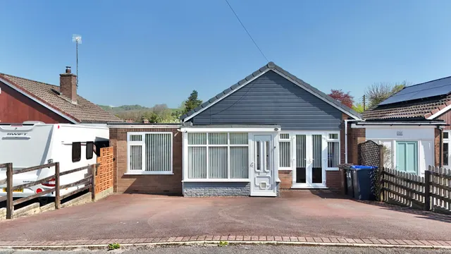Meadow Way, Tean, ST10, photo 1