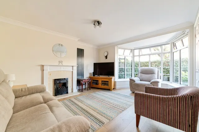 Newfields, Welwyn Garden City, AL8, photo 2