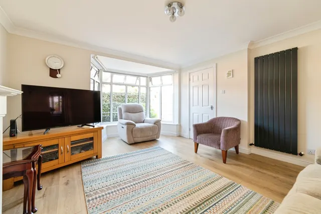 Newfields, Welwyn Garden City, AL8, photo 3