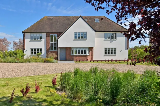 Oakley Green Road, Oakley Green, SL4, photo 1