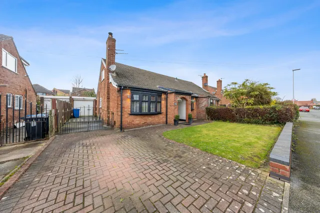 Blandford Road, Great Sankey, Warrington, Warrington, WA5 1JP, photo 1