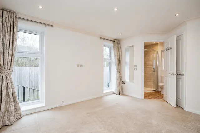 Queen Street, Paddock Wood, TN12, photo 2