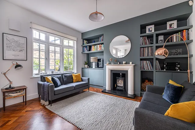 Photo 3 — Bensbury Close, London, SW15