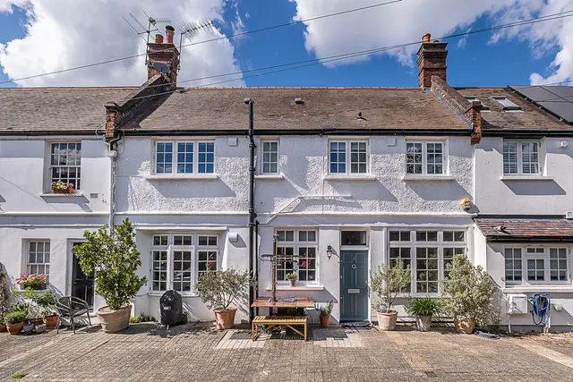 Bensbury Close, London, SW15, photo 1