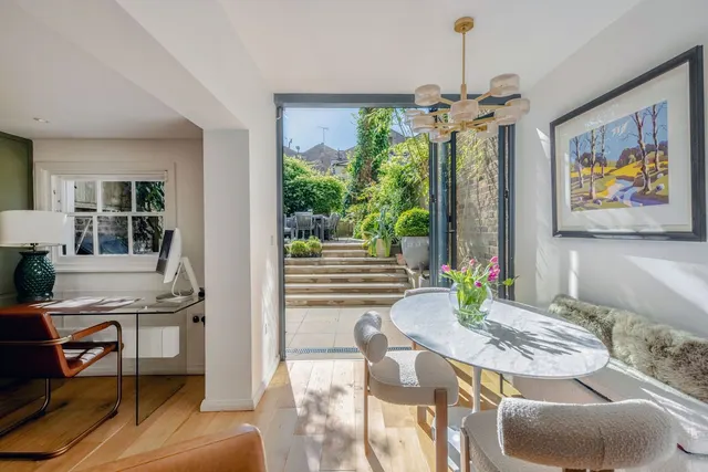 Hereford Road, Notting Hill, W2 5BB, photo 1