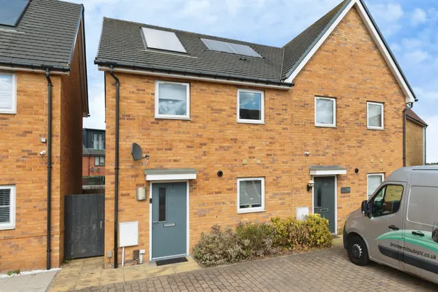 2 bedroom house — Barnmead Meadow, Grays