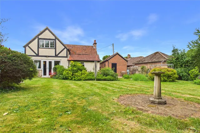 Whitehouse Road, Woodcote, RG8, photo 1