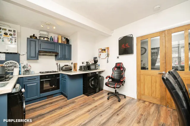 Throne Crescent, Rowley Regis, B65, photo 3