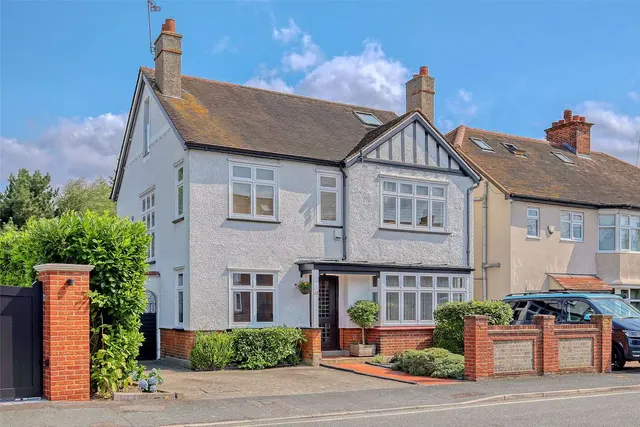 Cedar Avenue West, Chelmsford, CM1, photo 1