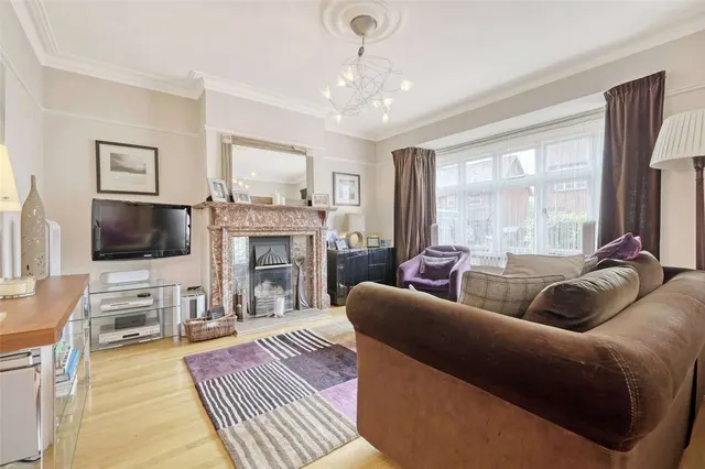 Cedar Avenue West, Chelmsford, CM1, photo 2