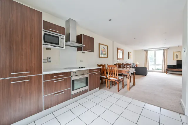 Flat 1 Salamanca Square, 9 Albert Embankment, London, photo 1