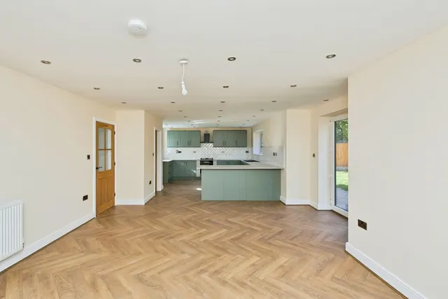 Tutbury Road, Burton-on-Trent, DE13, photo 3