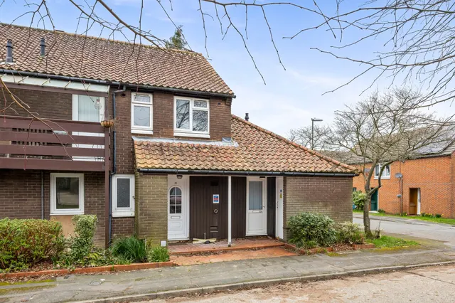 Siskin Close, Horsham, RH12, photo 1