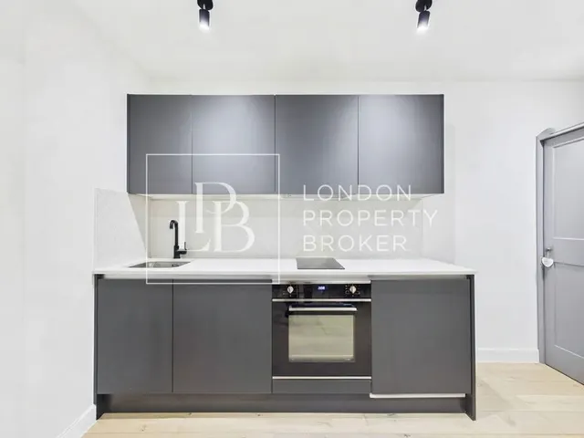 Clifford Road, London, E17, photo 1