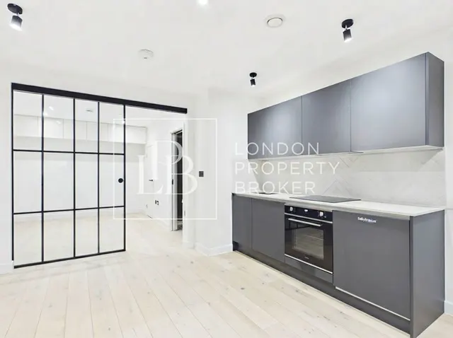 Clifford Road, London, E17, photo 2
