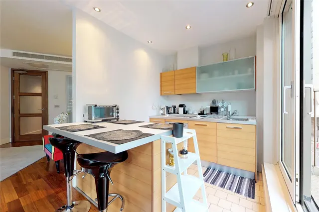 Praed Street, Paddington, W2, photo 3