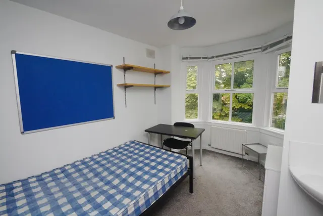 Clifton Avenue, Fallowfield, M14, photo 1
