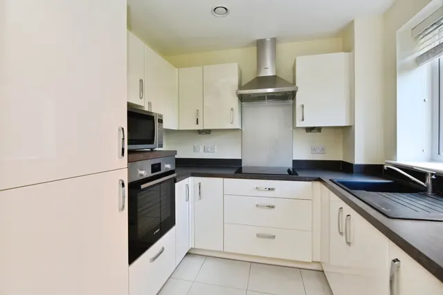 Cedar Avenue, Alsager, ST7, photo 2
