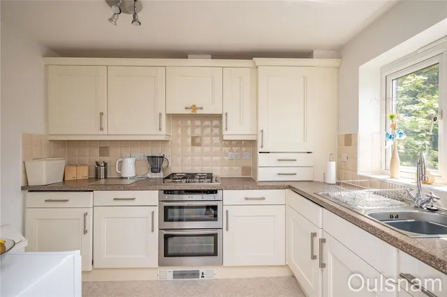 Photo 2 — Button Drive, Bromsgrove, Worcestershire, B61 8RS