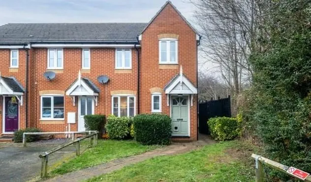 Lark Rise, Brackley, NN13, photo 1