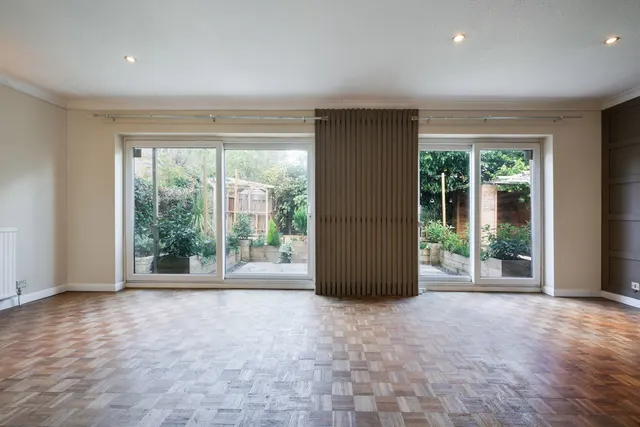 Lewins Road, Epsom, KT18, photo 2