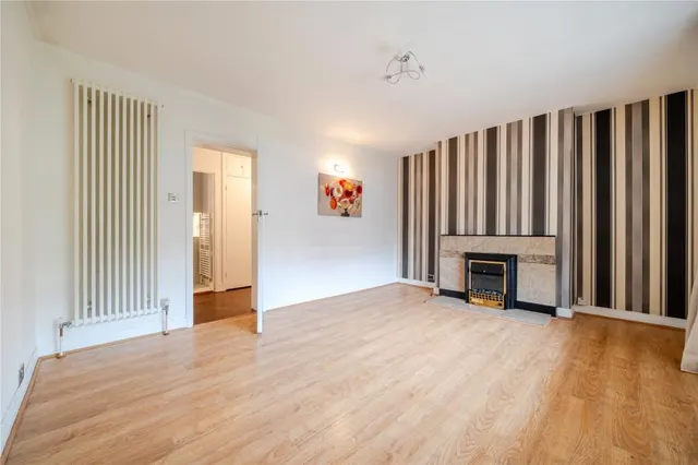 Marlborough House, Courtlands, SL6, photo 2