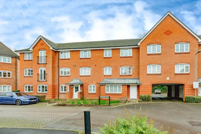 Tylehurst Drive, RH1, photo 1