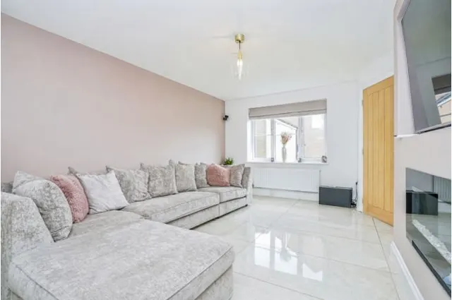 Poplar Place, Leeds, LS14, photo 3