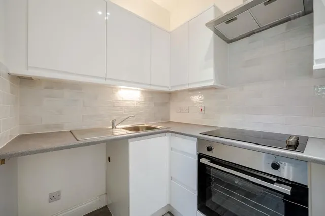 Upton Park, Slough, SL1, photo 2