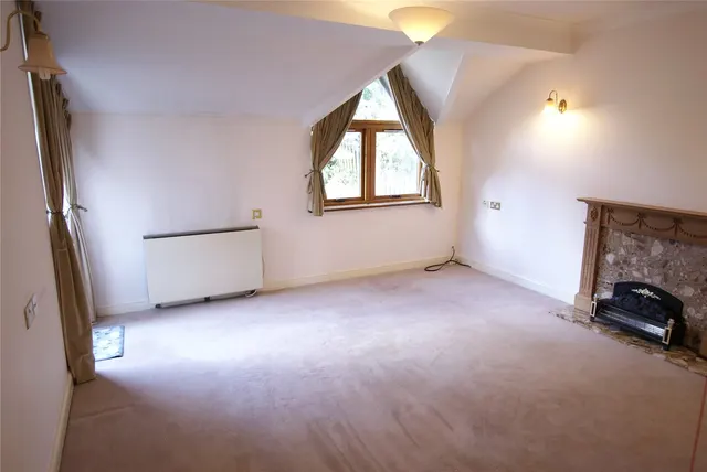 Photo 3 — Hartford Court, Hartley Wintney, Hook, Hampshire, RG27 8PQ