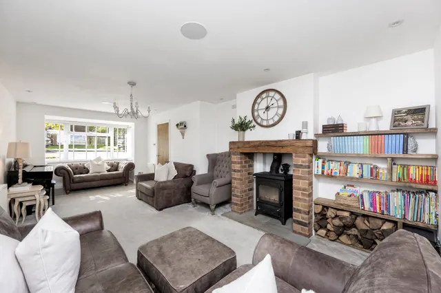 Millfield, Southwater, RH13, photo 3