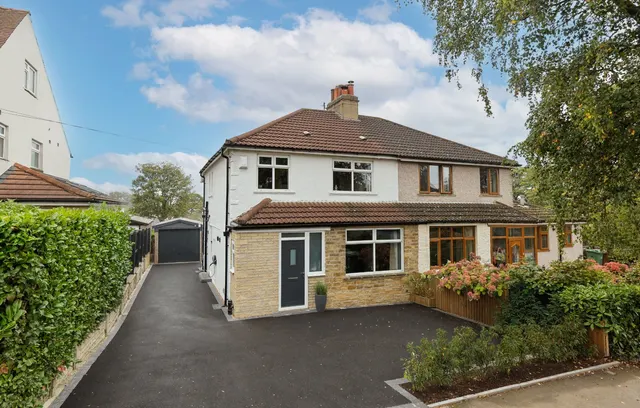 Emmott Drive, Rawdon, LS19, photo 1
