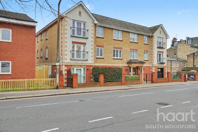 Victoria Road, Buckhurst Hill, IG9, photo 1