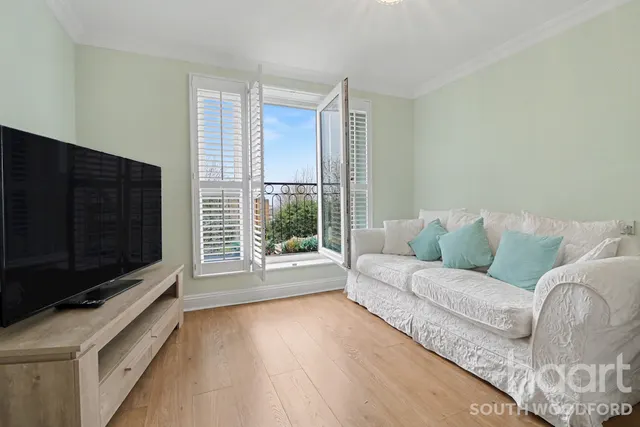 Victoria Road, Buckhurst Hill, IG9, photo 3