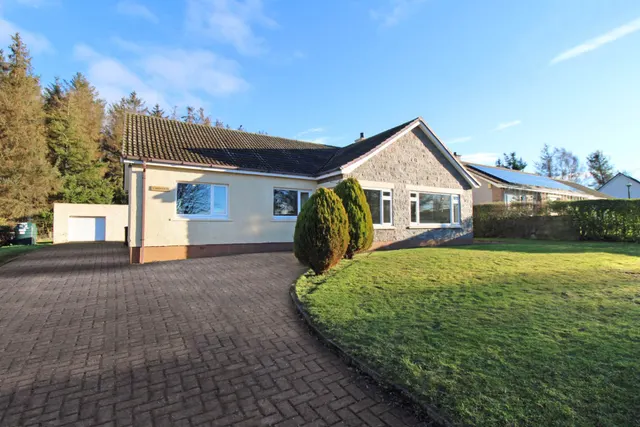 3 bedroom house — Broomhill, Piperhill, IV12 5SD