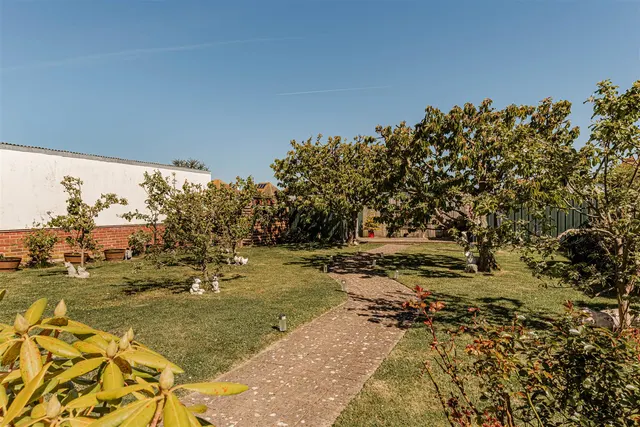 Photo 3 — Lonsdale Avenue, Margate, Kent, CT9 3BY