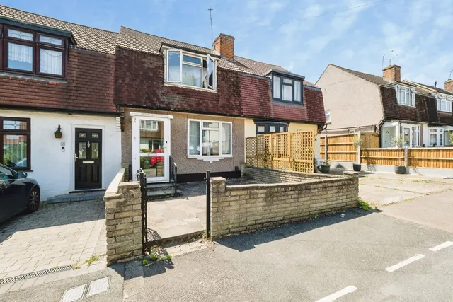 Somerset Gardens, Hornchurch, Essex, RM11, photo 1