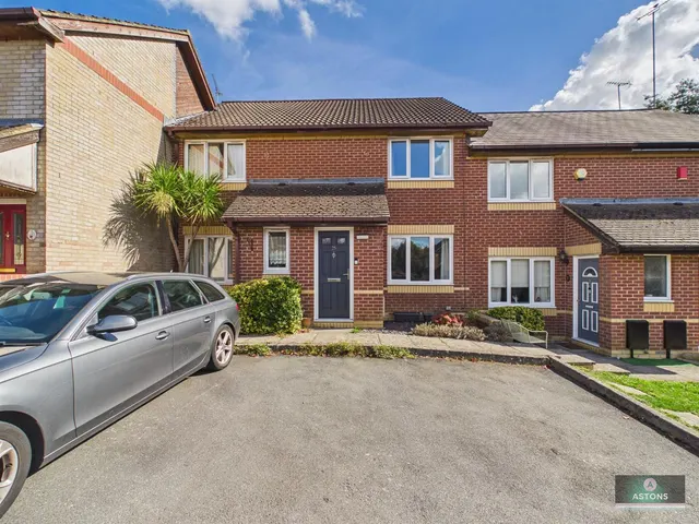 Redgrave Drive, Maidenbower, photo 1