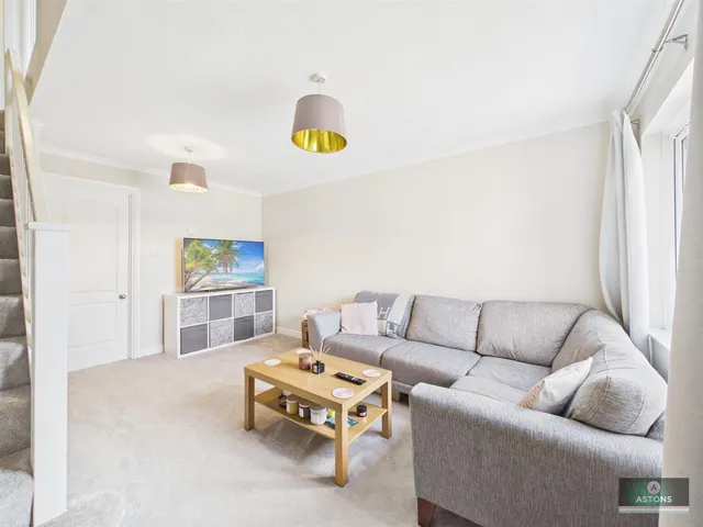Redgrave Drive, Maidenbower, photo 2