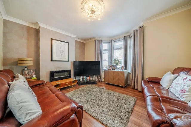 Photo 2 — Ashburnham Road, DA17
