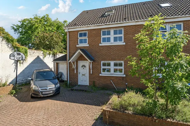 Felltram Mews, SE7, photo 1
