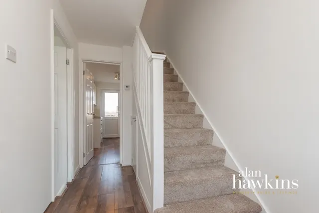 Blackstone Avenue, Eldene, SN3, photo 2