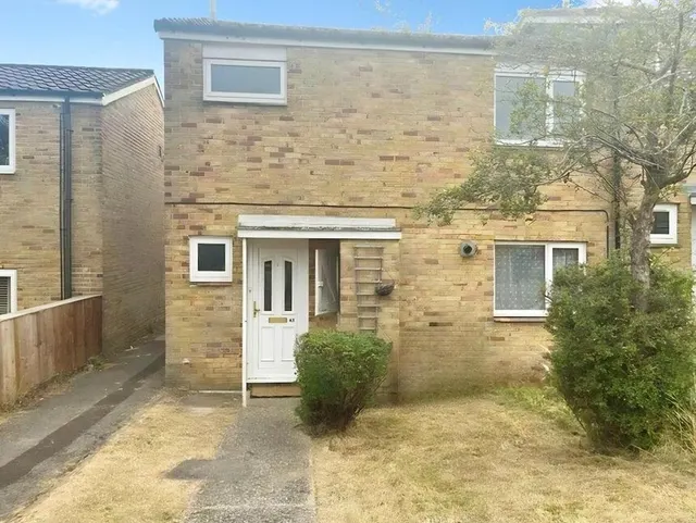 Verdi Close, Hampshire, RG22, photo 1
