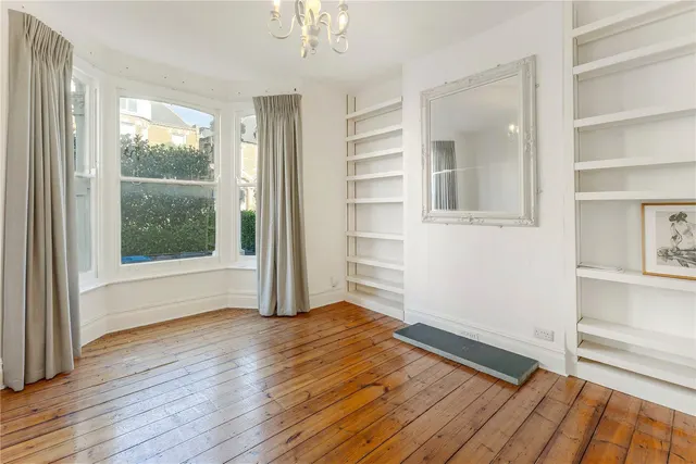2 bedroom flat — Woodside, Wimbledon, London, SW19