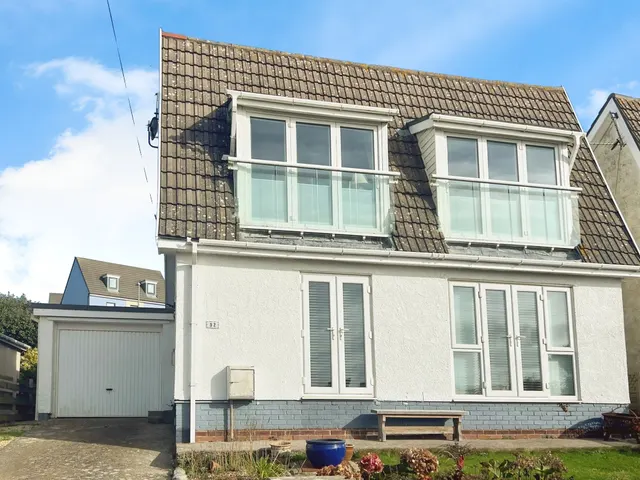 Somerset View, CF32, photo 1