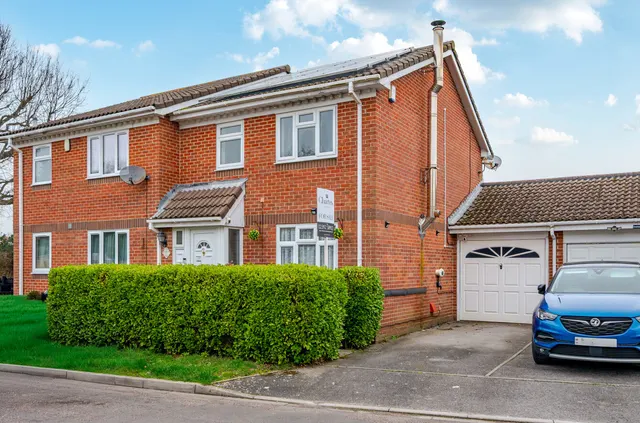 Dandelion Close, Gosport, PO13, photo 2