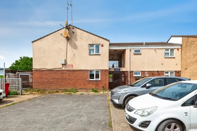 Greystoke Road, SLOUGH, photo 1