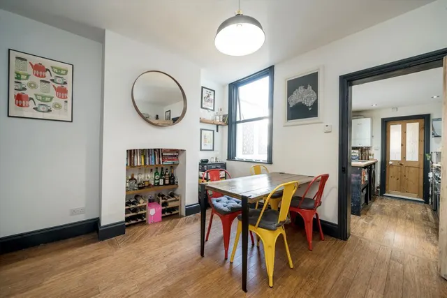 Green Lane, W7, photo 2