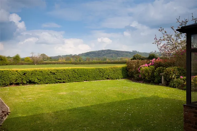 Photo 3 — Motcombe, Shaftesbury, Dorset, SP7 9HJ