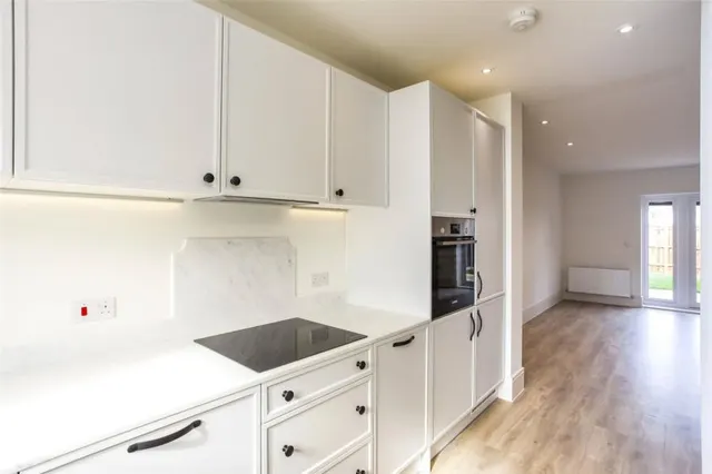 Albrighton Crescent, Paddock Wood, TN12, photo 3